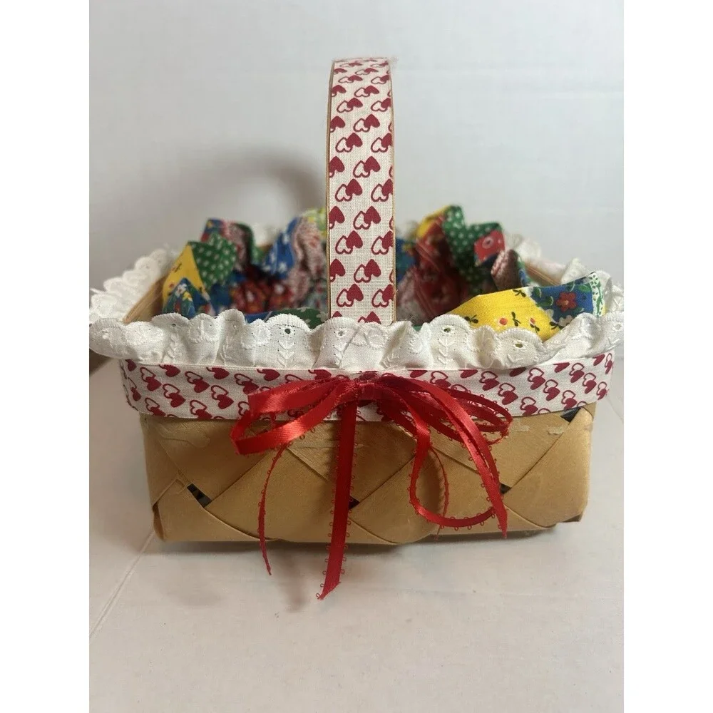 Woven Basket Fabric Cushioned Liner Heart Trim  7.5” Farmhouse  Grannycore Decor